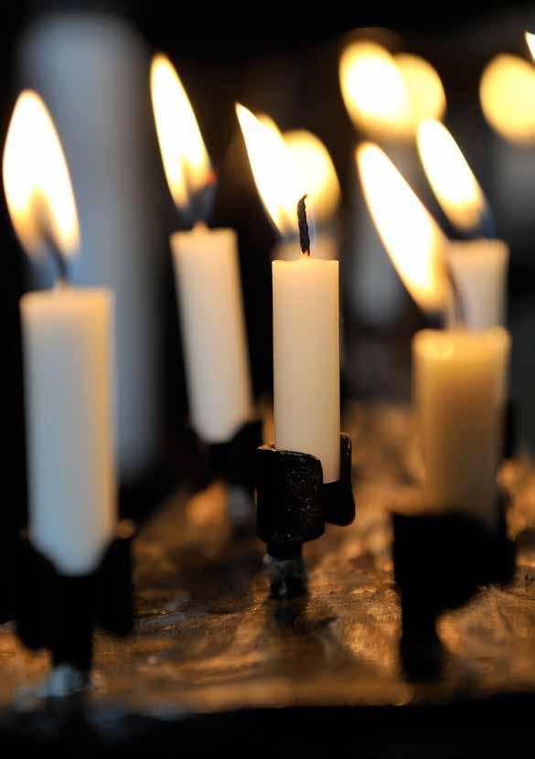 Se de små detaljerna 2 Nu närmar sig julen och julkrubborna med Maria, Josef och det lilla Jesusbarnet plockas fram i våra kyrkor och i många hem.