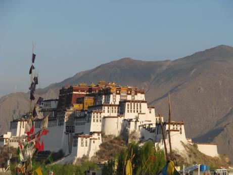 ÖVERNATTNING: HOTEL I LHASA DAG 12.