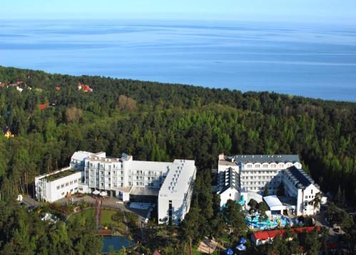 jacuzzi och vilda floden. Gym finns också.