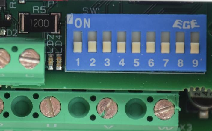 Grön LED Röd LED DIP-omkopplare DRIFTINDIKERINGAR, MODBUS Grön LED Röd Led Driftläge Möjliga felorsaker Släckt Släckt Modbus avstängd Släckt Lyser med fast sken Ingen kommunikation - Trasig eller ej