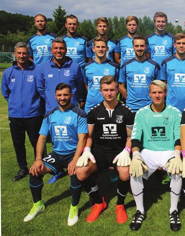 8 Das Landesliga-Team des TSV Bad Vorne sitzend von links: Alexanddros Dimespyra; Julian