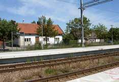 Påarps samhälle utvidgades kring stationen och längs med spåren utefter vägen mellan Helsingborg och Mörarp. Det växande stationssamhället förde med sig både service och verksamheter.