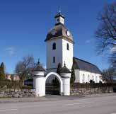 Kyrkan ligger vackert och beläget i Högsby vid Emån som rinner genom Högsby. Strax intill finns vårt vackra kommunhus. 0491-200 18 www.svenskan.se/hogsby, facebook.