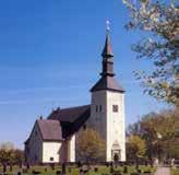 Kyrkan är treskeppig, predikstol med intarsia arbete från 1628, i n finns också en skulptur som föreställer heliga Birgitta.