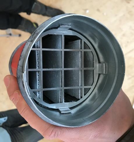 11 Öppning i kanal EI90 EI90 EI90 brandklassat ventilationsnät CLT skiva Brandskyddande skiva Brandskyddande skiva EI90 CLT skiva Brandskyddande skiva Obrännbar isolering Kanalisolering