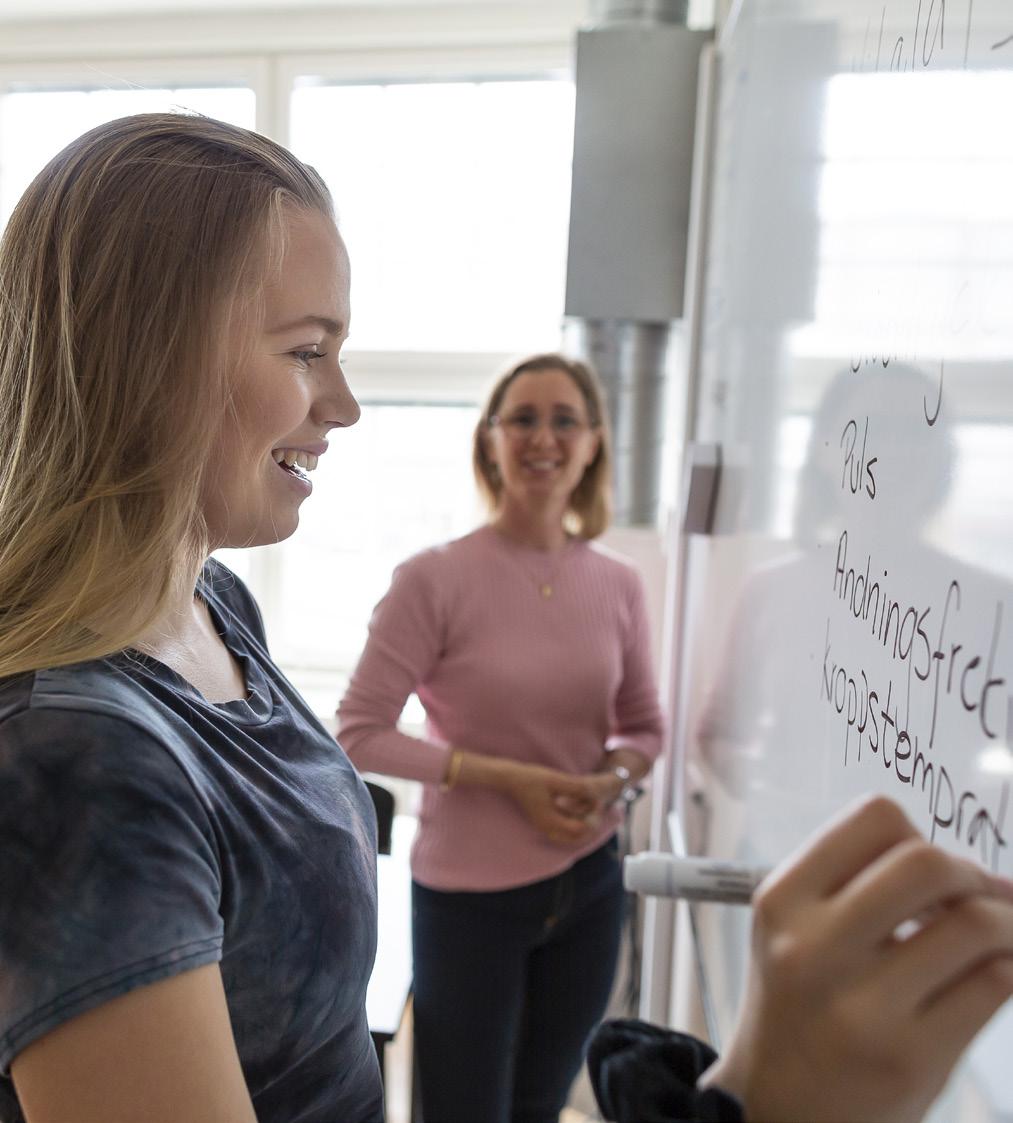 Bästa möjliga studietid Vårt fokus är att ge dig en så bra skolgång som möjligt. Därför jobbar lärarna på Krokslättsgymnasiet i nära samarbete med varandra och med dig som elev.