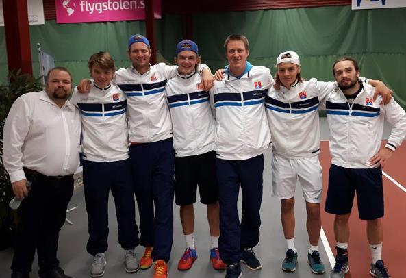 Damer HTKs damer vann div 2 utomhus och kommer spela i div 1 nästa år. Inomhus i Elitserien mönstrade HTK ett väldigt ungt lag. HTK slutade i år på en sjätte plats och nytt kontrakt inför 2017.