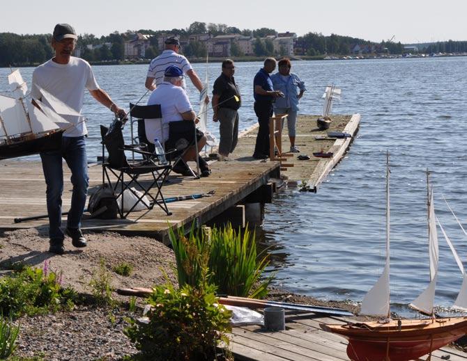 Vid ett annat tillfälle seglade vi vid Vattensportens hus och vädret var