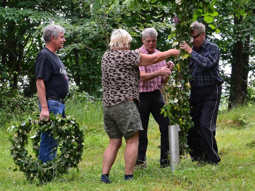 Midsommar på Kråkan den 22 juni Midsommar är för många av oss sommarens höjdpunkt och midsommarnatten är i folktro en natt fylld av magi och kraft.