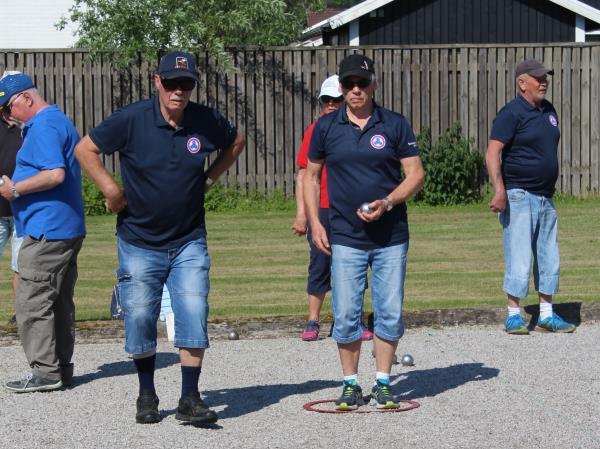 Rövarecupen 6 juni 2019. Det var återigen ett fantastiskt väder. Det kom några droppar när den sista finalen i V55 spelades annars sken solen otroligt varm över alla spelare.