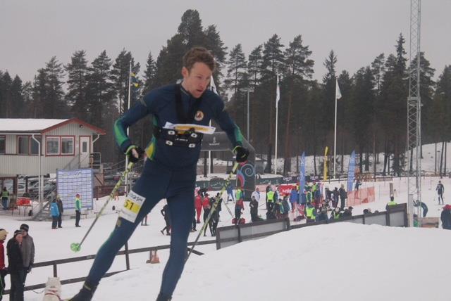 SM -tävlingar: Seger- eller medaljlopp på flera av SM-loppen av för Erik Rost och Tove Alexandersson Särskilt nämnas bör stafett-sm i Sundsvall där Alfta-ÖSA OK vann i både herrklassen med Erik Rost