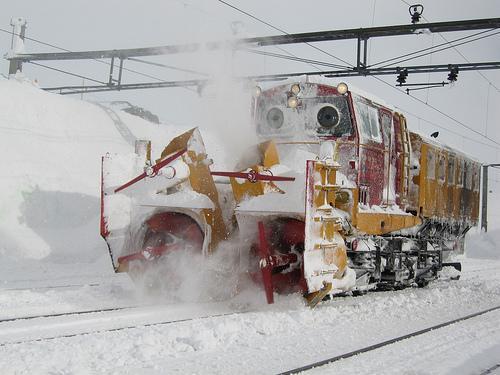 Figur 3.6 Snöslunga i Norge (Flickr, 2010) 3.2.1.3 Motortralla Motortrallor är motordrivna spårfordon som används till transport av personal, materialtransport och underhållsarbete.