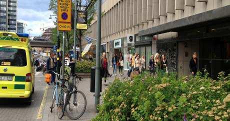 INSIKT: SYNLIGT MEN SVÅRT ATT NÅ 16 Man ser ju byggnaden, men hur ska man komma dit? CITAT FRÅN MEDBORGARE OBSERVATION Fasaden dominerar stadsbilden - Tar stor visuell yta i anspråk.