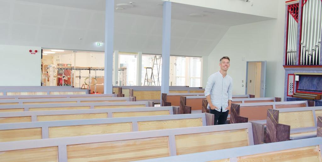 Större: Albin Mörtsell är glad över att kyrkorummet nästan är oförändrat. Fast nu får det plats fler besökare än innan och det behövs verkligen.
