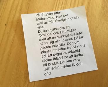 SAMTALSFRÅGOR (FORTS.) FLYGBLADET Den här lappen fick ni i början av föreställningen Vad tänkte du? Valde du att sitta eller stå kvar? Hade du velat göra annorlunda? Om ja; Vad hindrade dig i så fall?