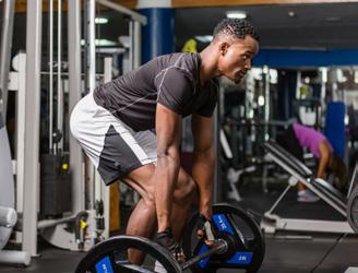 Du får bred kunskap om hur träning påverkar kroppens hälsa och du får även möjlighet att utveckla dina fysiska grundkvaliteter såsom styrka, kondition och rörlighet.