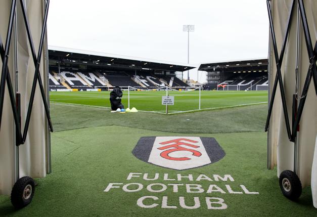 Utsmyckad i klubbfärgerna svart och vitt och med en kapacitet på 25 000 åskådare, är Craven Cottage en av Englands charmigaste och mest personliga arenor.