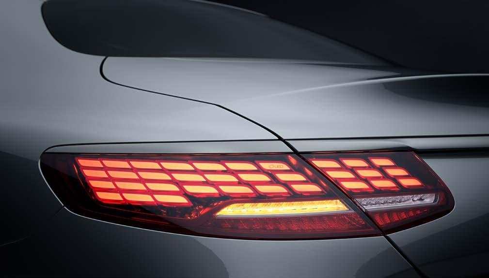 Bakljus i OLED-teknik Baklyktorna i OLED-teknik ger bilen en omisskännlig design i såväl dagsljus som mörker.