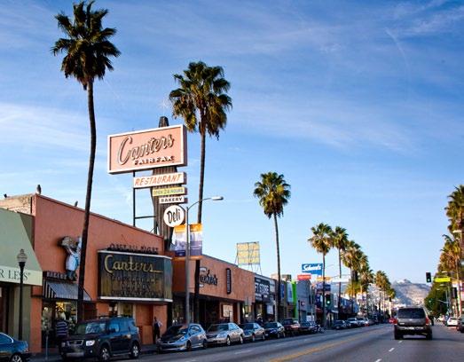 22 LOS ANGELES Ladda ner fler resguider på www.aftonbladet.se/resguider 23 5 x snabbmat 5 x saker att köpa In-n-Out-Burger För att vara en snabbmatskedja är de här burgarna faktiskt riktigt goda.