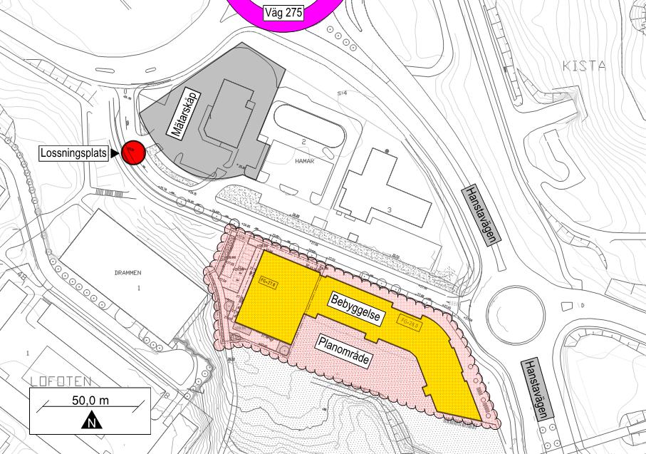 PLANOMRÅDET I planen för området ingår skolbebyggelse med tillhörande idrottshall vilket är markerat i gult i Figur 4. Den intilliggande drivmedelsstationen är markerad i grått.