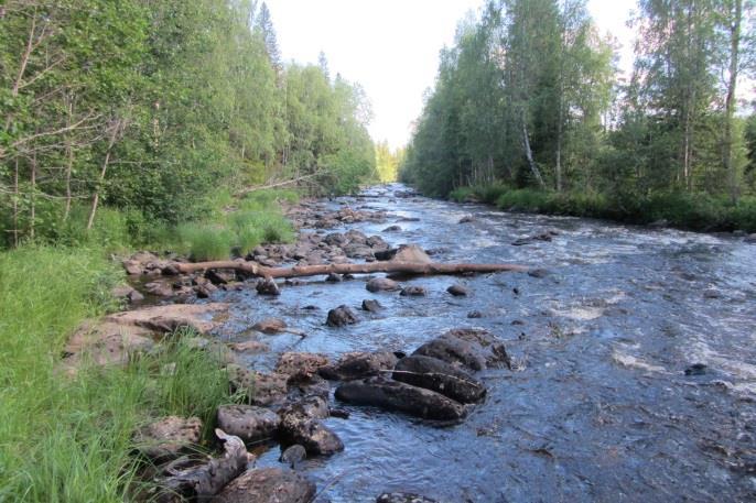 Något längre ned öppnades den ursprungliga fåran ytterligare och inloppet till denna justerades för att
