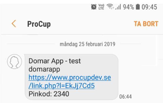 Sid 2 Vad är ProCup Domar App? Domarna kan på ett enkelt sätt registrera mål kontinuerligt under matchen. Alla registrerade mål visas automatiskt för besökarna som en LIVE-sändning för matchen.