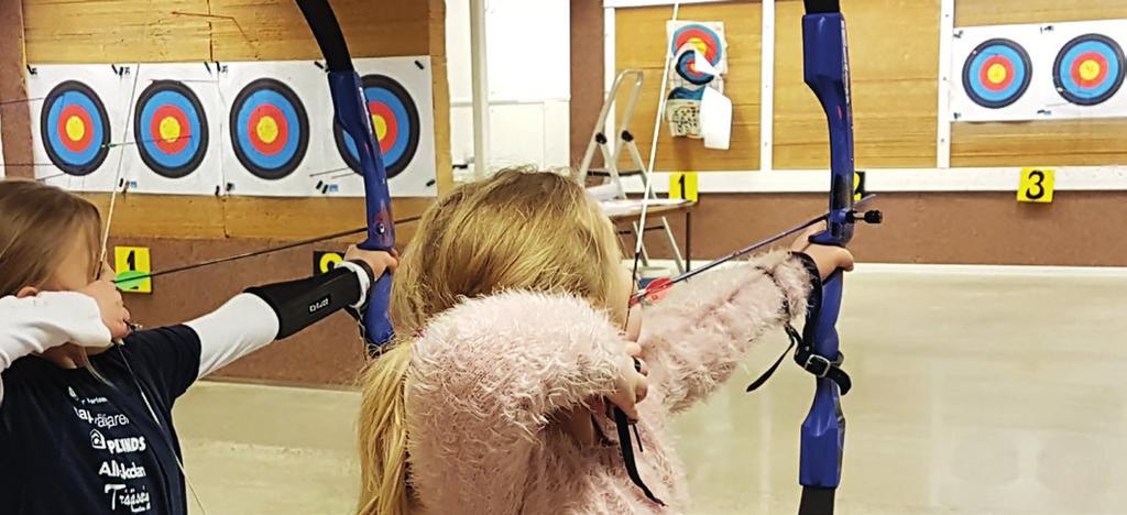 PROVA-PÅ-SPORTER BADMINTON HANDBOLL Välkommen att prova badminton! Racket finns att låna. Tisdag 29 oktober 10.00-12.00 Torsdag 31 oktober 13.00-15.