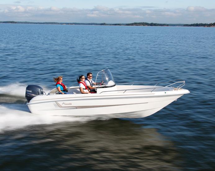 61 CENTER CONSOLE Denna mttkonsolbåt klarar sg även hårt väder.