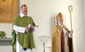Högmässa med vår Biskop och Riddarspel med Föreningen Bure Den 29 maj var det en högmässa med Biskop Eva Nordung Byström. Dagen började med att Kyrkoherde Jan From hälsade oss välkomna.