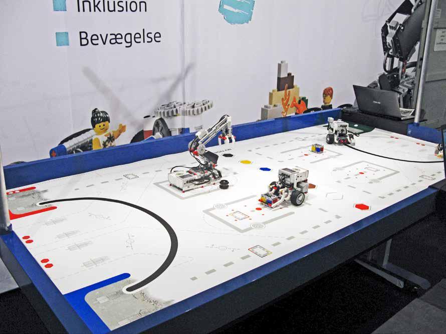 Bordet är designat till konceptet och är ett specialbord. Unik LEGO Education Innovation Studio matta Vi har utvecklat en helt ny matta som ska användas till LEGO MINDSTORMS Education EV3 konceptet.