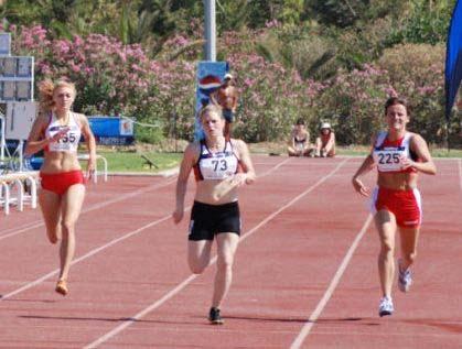 på Island Games men finalplats på 200m, 400m, 400häck och stafett 4x100m På JSM blev hon 8.