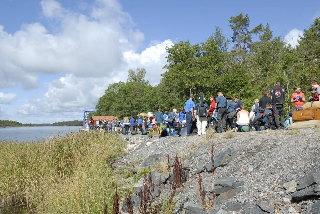 12 Lägergrupper på Vässarö Tips! Besöksdag En del lägergrupper brukar välkomna besökande föräldrar. Hör ni till dem? Läs i så fall dessa tips!