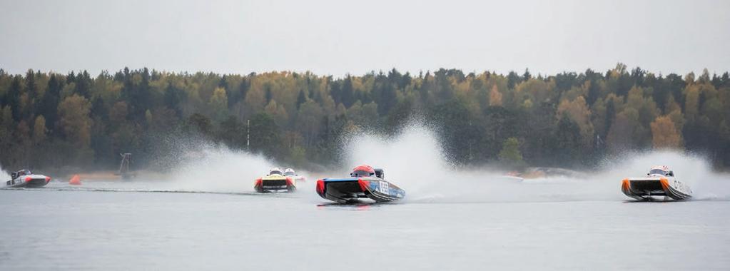 1000 m bana utanför Krutudden för racerbåtar i klasser upp till 200 km/h Första start kl.