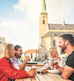 8 Donau-Moldau-Zeitung l l l l l l l Bier verbindet In Pilsen ist im Sommer richtig was los Genießen Sie ein buntes Kulturprogramm und das fantastische Bier Mit dem Beginn der warmen Jahreszeit