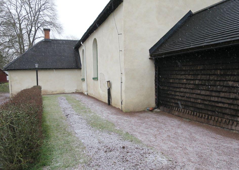 Dränering Tveta kyrka under pågående åtgärd.