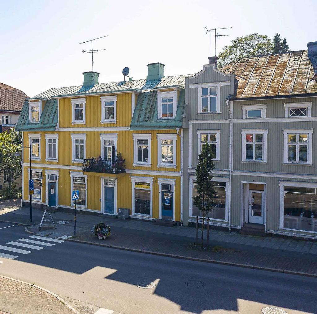 Fastigheten LÄGE Fastigheten är belägen vid Västra Storgatan i Säffle. Fastighetens läge bedöms som ett A-läge i Säffle, vilket är bästa läget avseende handel och kontor.