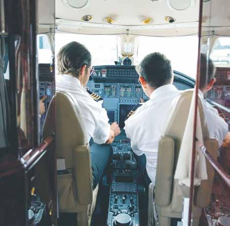 p Pilot/Trafikflygare Som pilot kallas du även för trafikflygare när du flyger i den civila luftfarten. Dina arbetsuppgifter inkluderar mycket mer än att bara flyga flygplan.