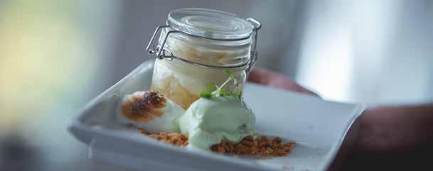RESTAURANG- OCH LIVSMEDELSPROGRAMMET Ser du en framtid som kock, eller bartender? Då ska du välja Restaurang- och livsmedelsprogrammet en utbildning som förbereder dig för ett spännande yrkesliv.