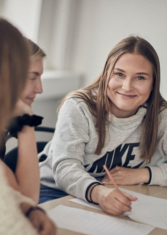 KONTAKTA OSS: Prästgatan 10 252 24 Helsingborg 042-444 96 89 kyrkogatan@dbgy.se Helsingborg Prästgatan Den lilla skolan med det stora hjärtat. Du hittar vår skola nära Knutpunkten, mitt i centrum.