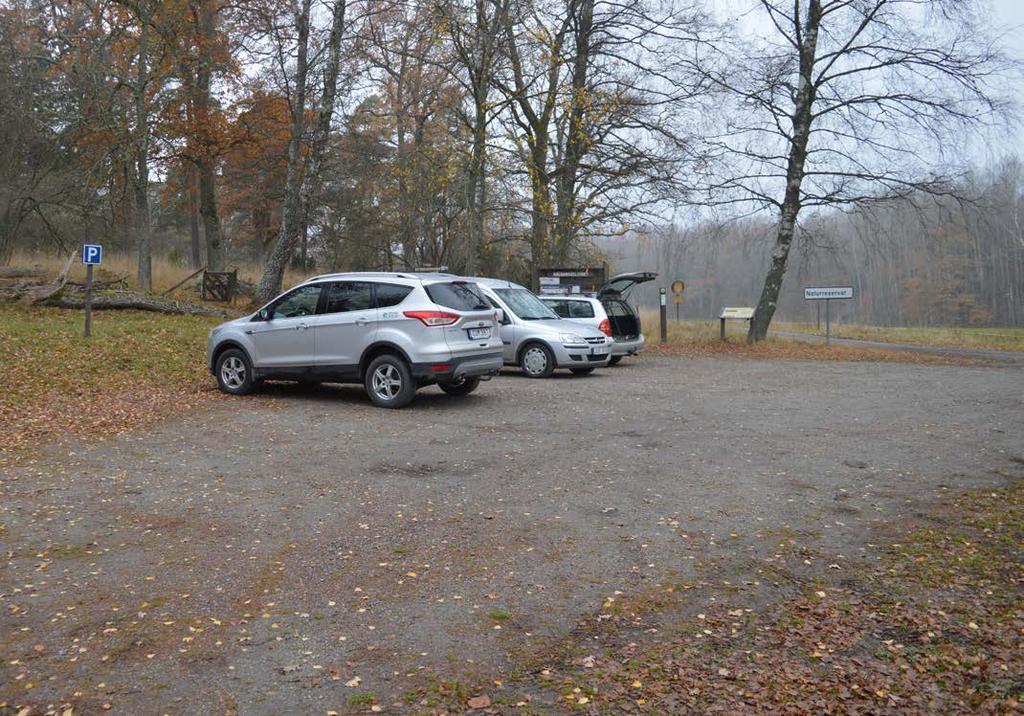 Vid första rondellen, sväng höger mot Västerskog och följ skyltning mot Lastberget, längs vägen Kraftleden.