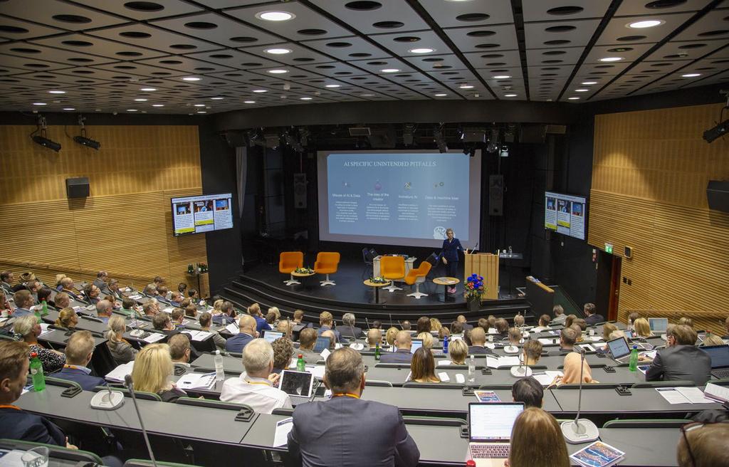 10 Ett flertal tandemiter deltog i Hanaholmens näringslivspolitiska seminarium Business Forum i oktober.