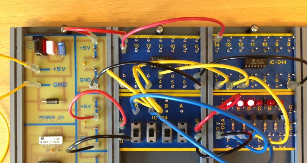 Exempel på vanliga fel Nätaggregatet är påslaget men inget lyser. - Har du kortslutning mellan Vcc och GND? Utsignalen lyser alltid. - Har du glömt att jorda NAND-grinden?