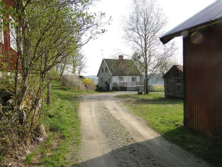 RÄTTIGHETER OCH BELASTNINGAR Gemensamhetsanläggning Munkedal Aspång Ga:4 (väg), Munkedal Aspång Ga:2 (väg).