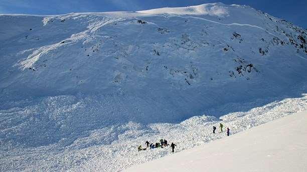 Bakgrund SLAO:s händelseanalyser av tre större lavinolyckor 2012-2014 1. Hamrafjälllet, 6 februari 2012- en död, en skadad 2. Åre, 8 mars 2013 - en död 3.