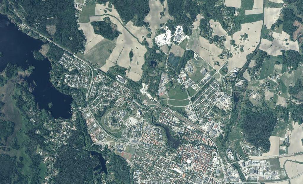 1 (18) Detaljplan för Skuggan 4 Sala kommun, Västmanlands län Standardförfarande PLAN- OCH GENOMFÖRAN DEBESKRIVNING Planområdets läge Planområdets läge markerat med röd cirkel.