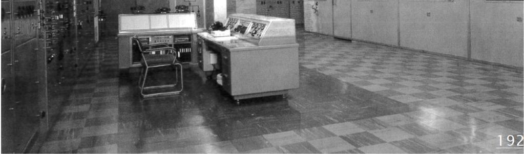till skollokaler. Foto från 1980-talet, sändarhallen.