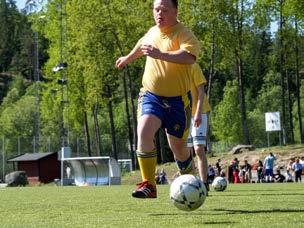 Vi delar upp oss i olika grupper utifrån ålder och tidigare erfarenhet av fotboll. ARRANGÖR: Södertälje fotbollsförening.