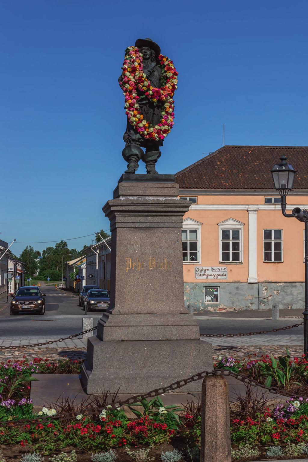 Pehr Brahen (Pekka ) statyn smyckades