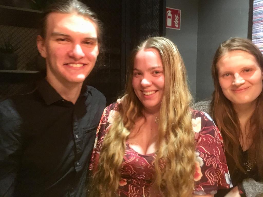 Dream Team på Akademi Dennis Enroth, Sara Hagelin, Anna Carsing Tre av Drogfri Uppväxts yngre medlemmar har genom stipendier från NGR, Nordiska Godtemplarrådet, fått möjlighet att gå