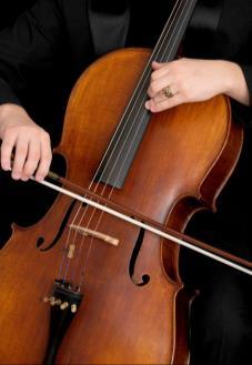 trumset. Från 8 år. FIOL Fiol, eller violin, är minst i stråkfamiljen och har en ljus och vacker klang.